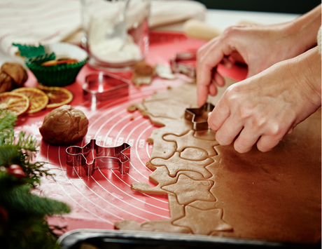 Christmas Gingerbread Cookies (Vegan Option)
